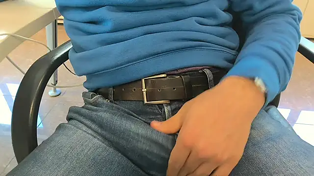 alessandroman2114 online show from November 6, 11:33 am