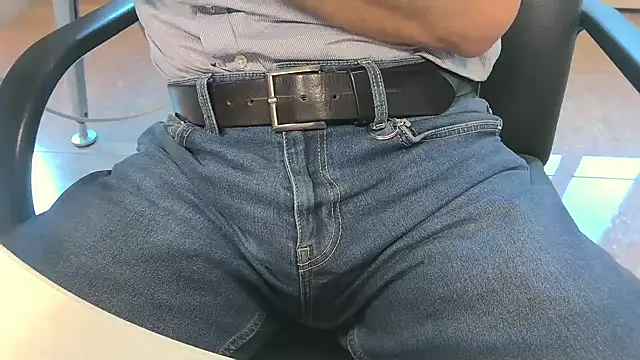 alessandroman2114 online show from April 17, 4:21 pm