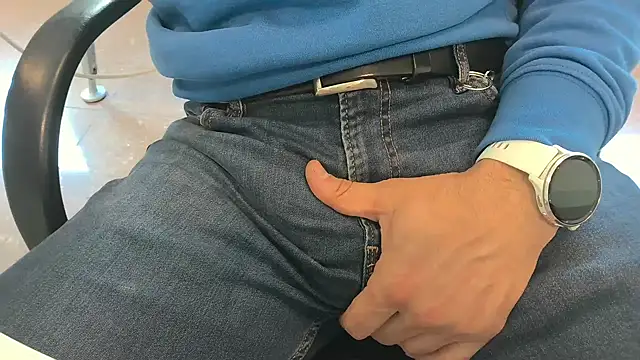 alessandroman2114 online show from April 22, 10:39 am