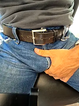 alessandroman2114 online show from July 29, 3:43 pm