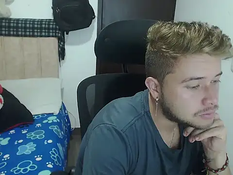 JOHANLEON1 online show from October 21, 5:35 pm