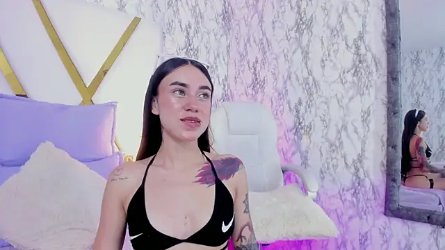 Snapshot of Athziry_ chatting on December 5, 4:42 am Athziry online show from December 5, 4:42 am