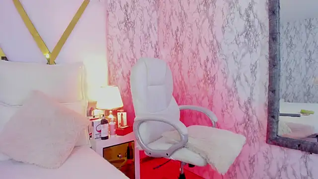 Snapshot of Athziry_ chatting on December 13, 12:42 am Athziry online show from December 13, 12:42 am