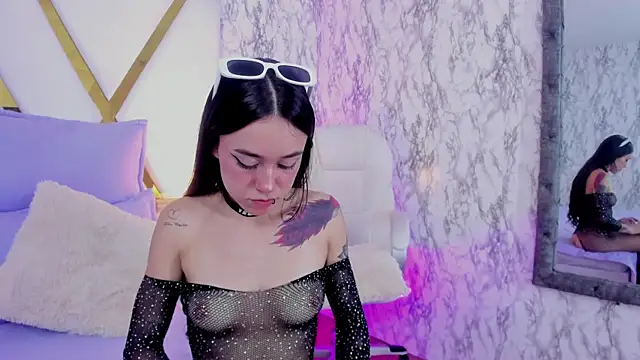 Snapshot of Athziry_ chatting on December 15, 4:40 am Athziry online show from December 15, 4:40 am