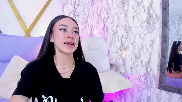 Snapshot of Athziry_ chatting on December 21, 12:42 am Athziry online show from December 21, 12:42 am