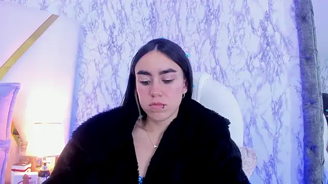 Snapshot of Athziry_ chatting on January 11, 12:12 am Athziry online show from January 11, 12:12 am