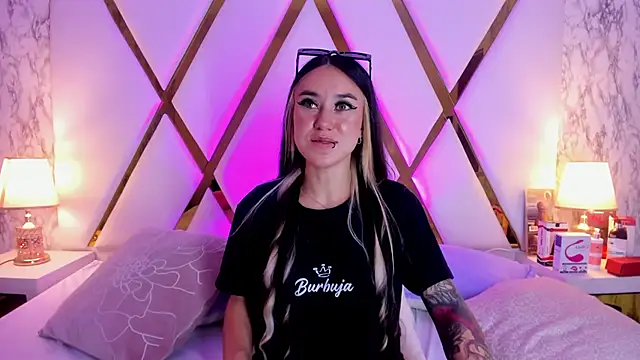 Snapshot of Athziry_ chatting on February 10, 10:09 pm Athziry online show from February 10, 10:09 pm