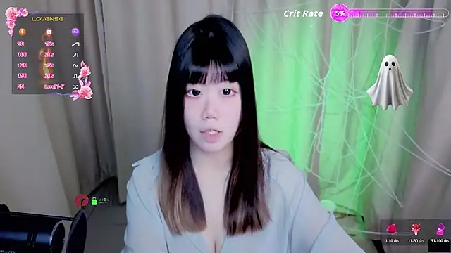 Snapshot of CryKuro_ chatting on November 2, 3:03 pm CryKuro  online show from November 2, 3:03 pm