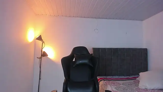 KayllaEvanss  online show from March 19, 4:00 pm