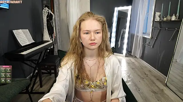 Alexandra Demore online show from May 30, 7:44 pm