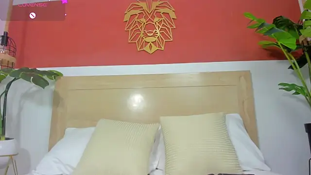 lili cardenas  online show from April 8, 2:55 am