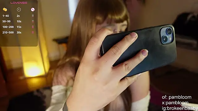 Snapshot of droolingdollfacee chatting on September 8, 9:14 pm droolingdollfacee online show from September 8, 9:14 pm