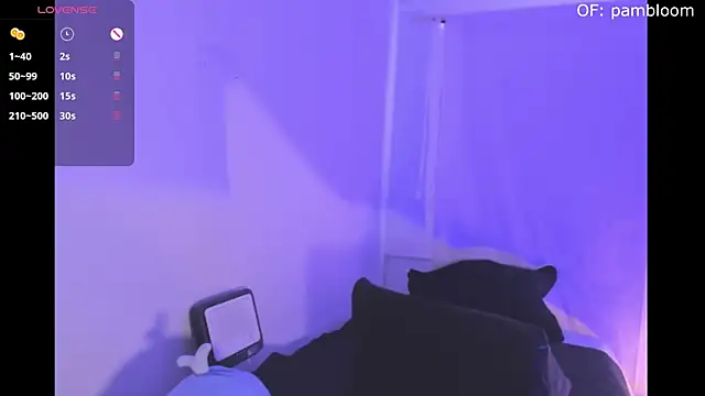 Snapshot of droolingdollfacee chatting on October 21, 8:53 pm droolingdollfacee online show from October 21, 8:53 pm