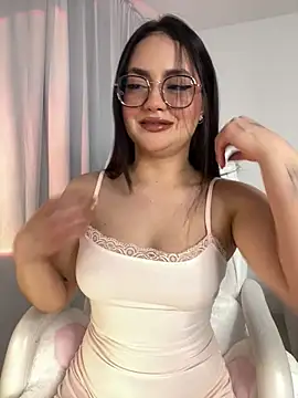 Snapshot of montmariana chatting on February 20, 3:56 am montmariana online show from February 20, 3:56 am