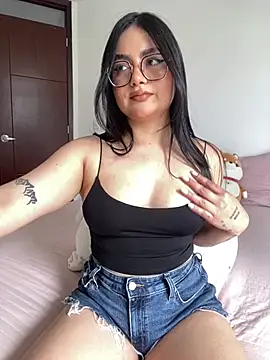 Snapshot of montmariana chatting on July 8, 4:22 pm montmariana online show from July 8, 4:22 pm