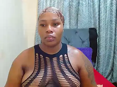 Snapshot of curvycloe1 chatting on December 24, 6:22 am curvycloe1 online show from December 24, 6:22 am