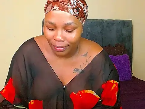 Snapshot of curvycloe1 chatting on October 8, 5:16 am curvycloe1 online show from October 8, 5:16 am