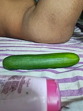 Snapshot of Priya_Bong chatting on September 24, 7:39 pm Priya Bong online show from September 24, 7:39 pm