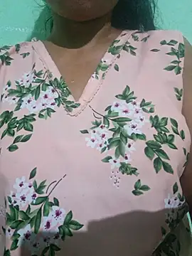 Snapshot of Priya_Bong chatting on October 4, 3:43 pm Priya Bong online show from October 4, 3:43 pm