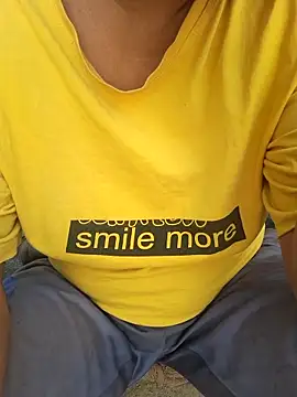 Snapshot of Priya_Bong chatting on October 9, 7:28 am Priya Bong online show from October 9, 7:28 am