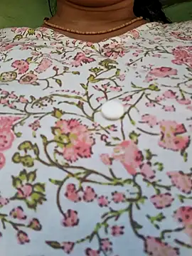 Snapshot of Priya_Bong chatting on December 1, 7:13 am Priya Bong online show from December 1, 7:13 am