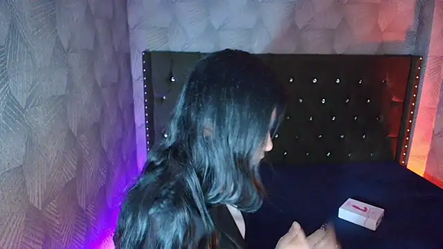 AnnaliOlsenX online show from July 8, 6:23 pm