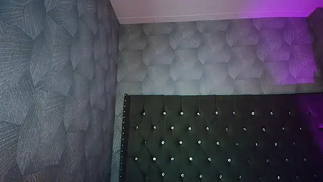 AnnaliOlsenX online show from July 18, 7:39 pm