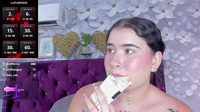 Snapshot of Danee_19_ chatting on January 23, 6:24 pm Danee 19 online show from January 23, 6:24 pm