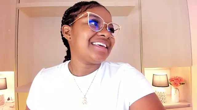 Snapshot of tamaraa_smiith chatting on November 1, 7:38 pm tamaraa smiith online show from November 1, 7:38 pm