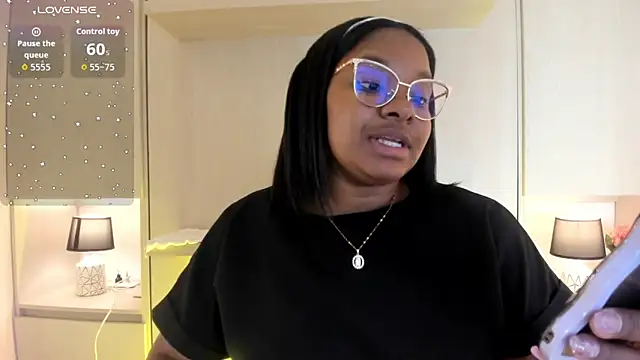 Snapshot of tamaraa_smiith chatting on November 5, 7:36 pm tamaraa smiith online show from November 5, 7:36 pm