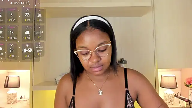 Snapshot of tamaraa_smiith chatting on November 6, 7:48 pm tamaraa smiith online show from November 6, 7:48 pm