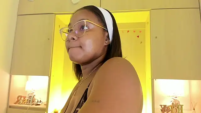 Snapshot of tamaraa_smiith chatting on November 7, 7:36 pm tamaraa smiith online show from November 7, 7:36 pm