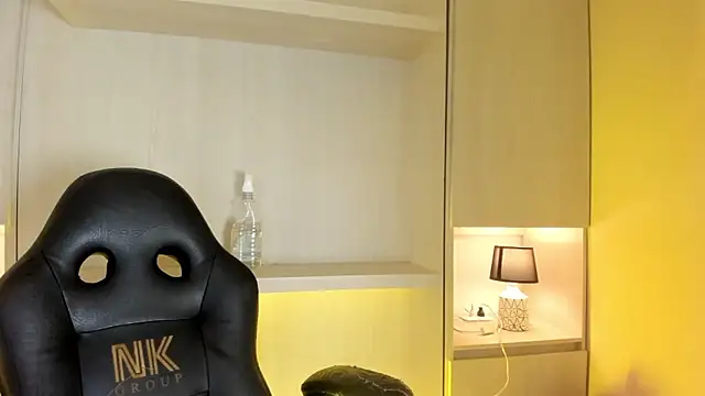 Snapshot of tamaraa_smiith chatting on November 21, 7:34 pm tamaraa smiith online show from November 21, 7:34 pm