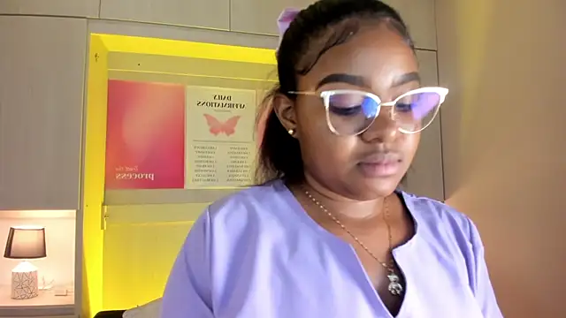 Snapshot of tamaraa_smiith chatting on November 26, 7:37 pm tamaraa smiith online show from November 26, 7:37 pm