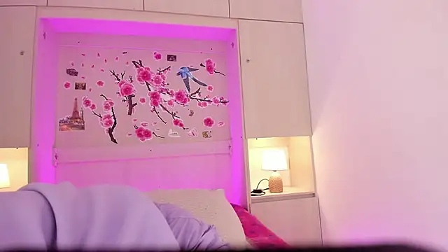 Snapshot of tamaraa_smiith chatting on November 28, 8:00 pm tamaraa smiith online show from November 28, 8:00 pm