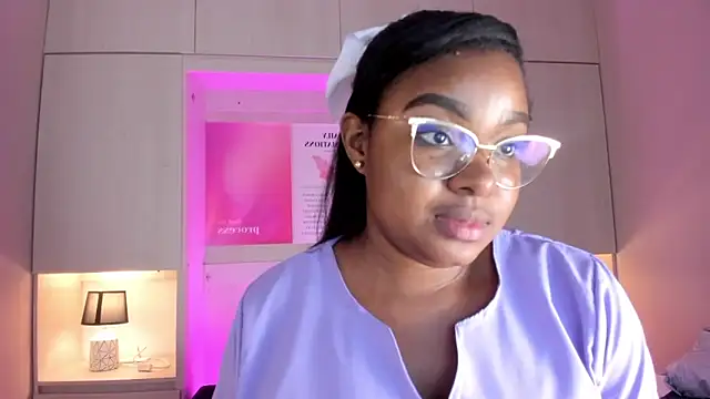 Snapshot of tamaraa_smiith chatting on December 3, 8:07 pm tamaraa smiith online show from December 3, 8:07 pm