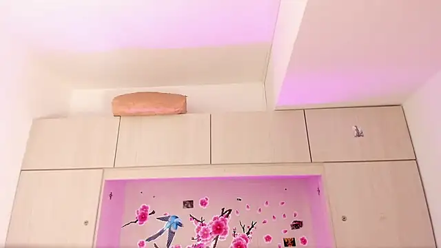 Snapshot of tamaraa_smiith chatting on April 19, 12:04 pm tamaraa smiith online show from April 19, 12:04 pm