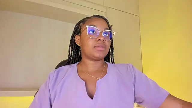 Snapshot of tamaraa_smiith chatting on May 20, 7:42 pm tamaraa smiith online show from May 20, 7:42 pm