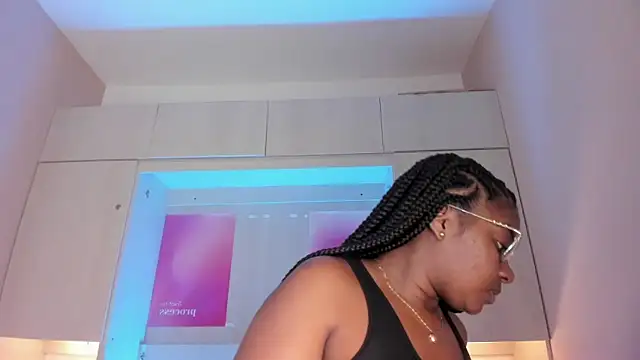 Snapshot of tamaraa_smiith chatting on May 26, 7:43 pm tamaraa smiith online show from May 26, 7:43 pm