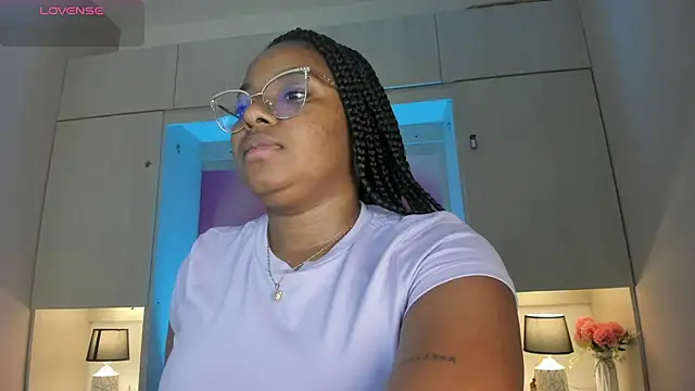 Snapshot of tamaraa_smiith chatting on May 27, 7:55 pm tamaraa smiith online show from May 27, 7:55 pm