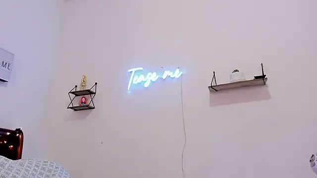 Manuela monroe online show from January 10, 3:19 am