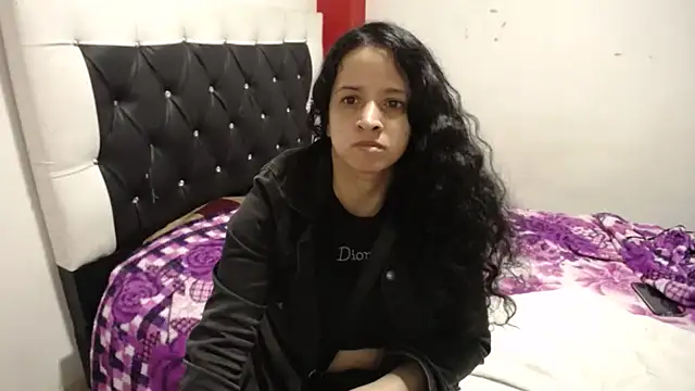 Snapshot of Katty_Bones chatting on March 13, 5:22 am Katty Bones online show from March 13, 5:22 am