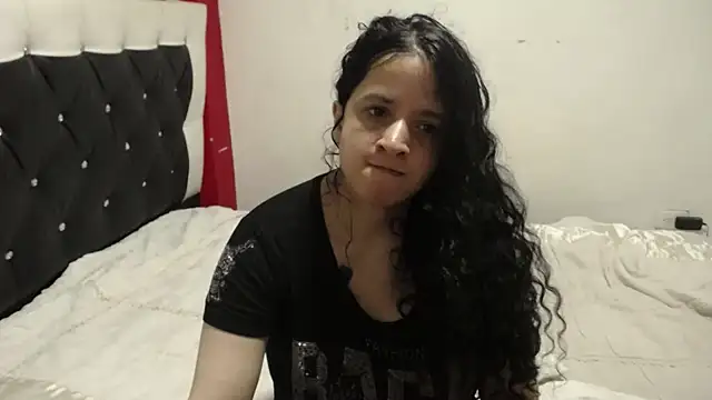 Snapshot of Katty_Bones chatting on October 21, 4:13 am Katty Bones online show from October 21, 4:13 am