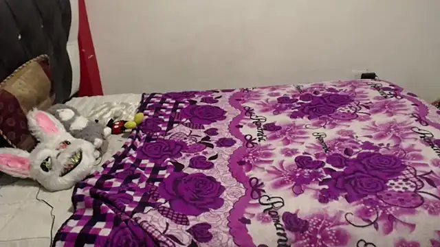 Snapshot of Katty_Bones chatting on November 11, 1:44 pm Katty Bones online show from November 11, 1:44 pm