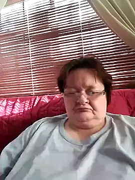Bayou Woman68 online show from March 30, 9:38 pm