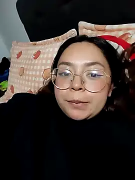 Snapshot of Peach-Lawrence chatting on December 5, 1:14 am Peach-Lawrence online show from December 5, 1:14 am