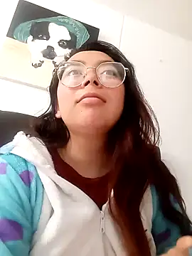 Snapshot of Peach-Lawrence chatting on December 19, 4:13 pm Peach-Lawrence online show from December 19, 4:13 pm