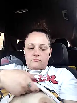 TiahhMarie online show from April 17, 8:01 pm