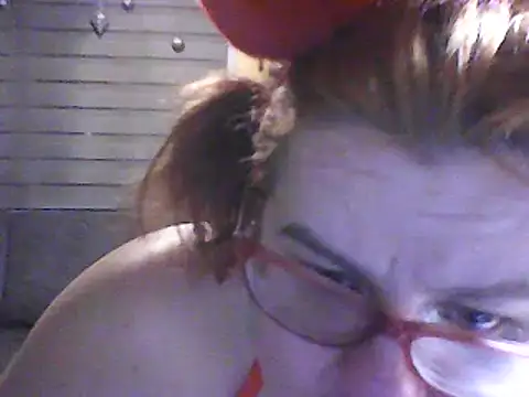 Snapshot of Sweetexibition chatting on February 8, 1:43 am Sweetexibition online show from February 8, 1:43 am