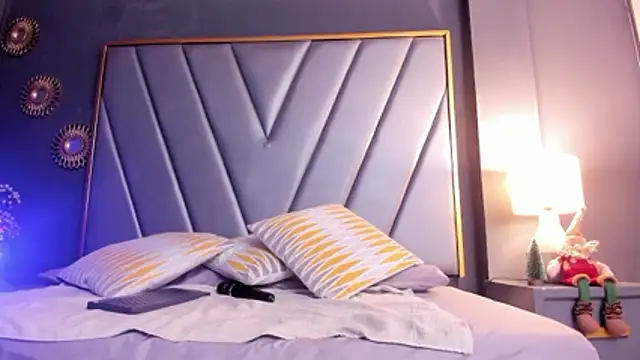 BrendaAdams  online show from December 17, 10:43 am